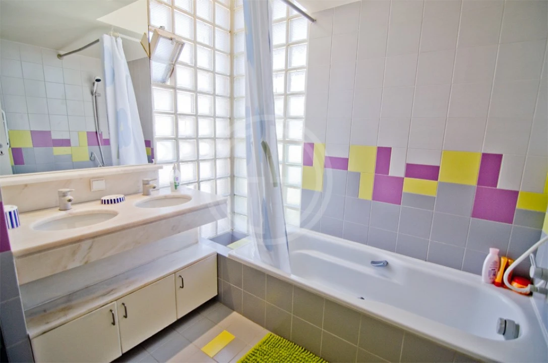 Moradia T6 para Arrendamento férias em Quarteira Foto 19