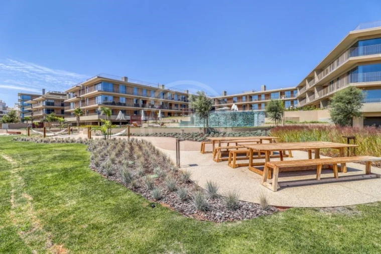 Apartamento T2 para Venda em Quarteira Foto 29