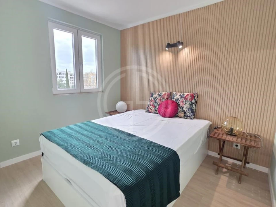 Apartamento para Venda em Quarteira Foto 9