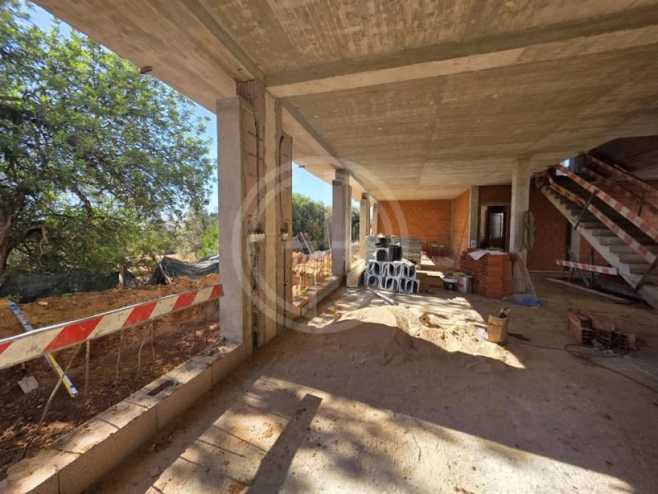 Moradia T5 para Venda em Loule (São Sebastião) Foto 2