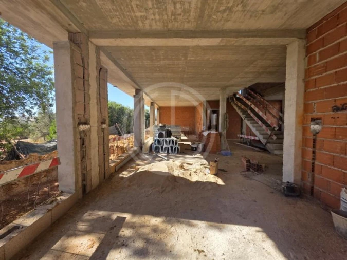 Moradia T5 para Venda em Loule (São Sebastião) Foto 3