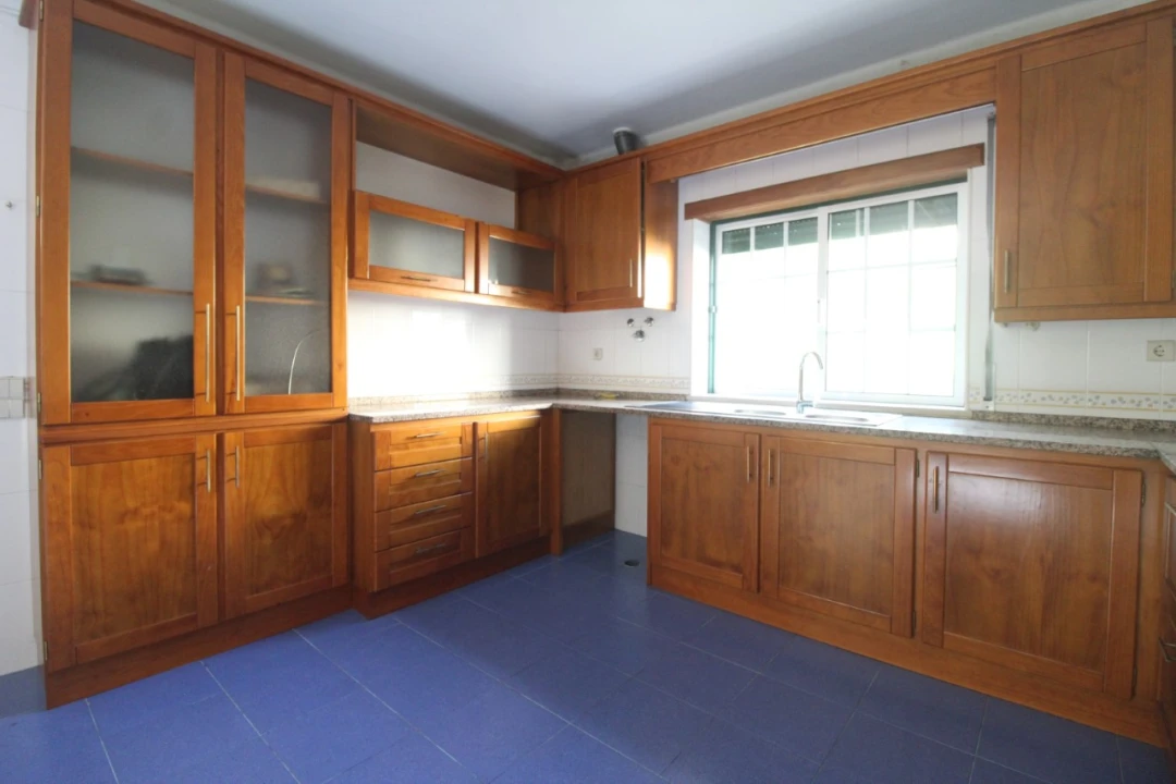 Moradia T3 para Venda em Serpins Foto 11