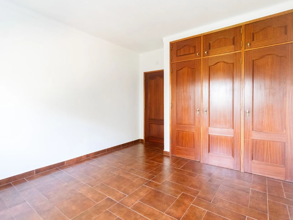 Moradia T3 para Venda em Serpins Foto 4