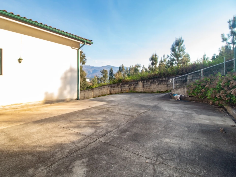 Moradia T3 para Venda em Serpins Foto 30