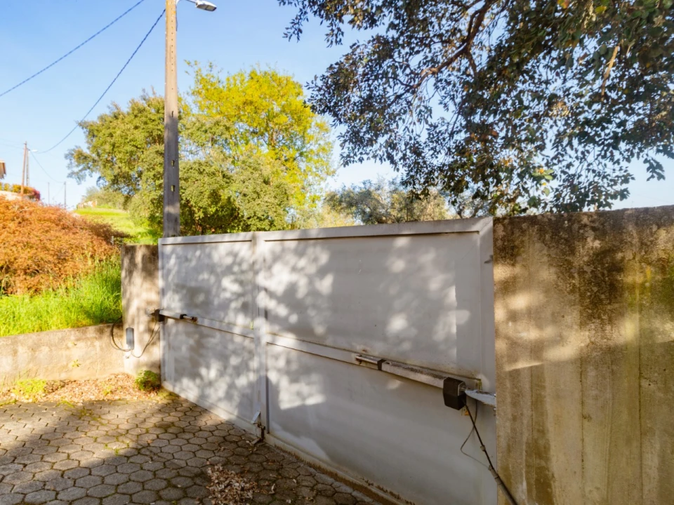 Moradia T3 para Venda em Serpins Foto 35