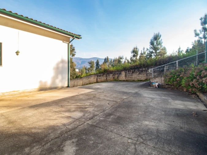 Moradia T3 para Venda em Serpins Foto 30