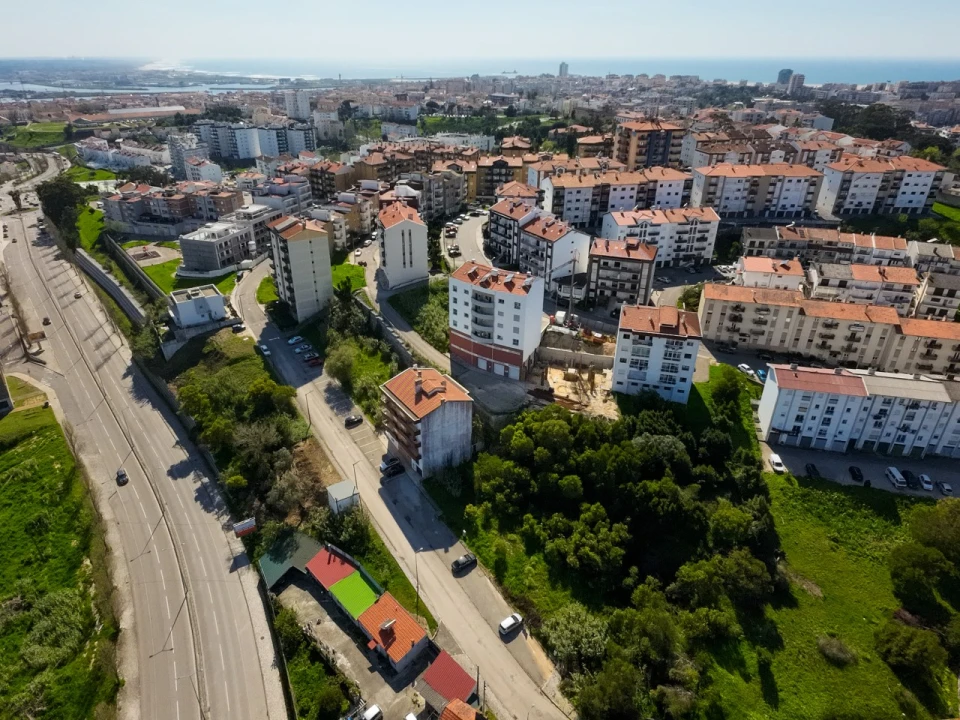 Garagem para Venda em Tavarede Foto 2
