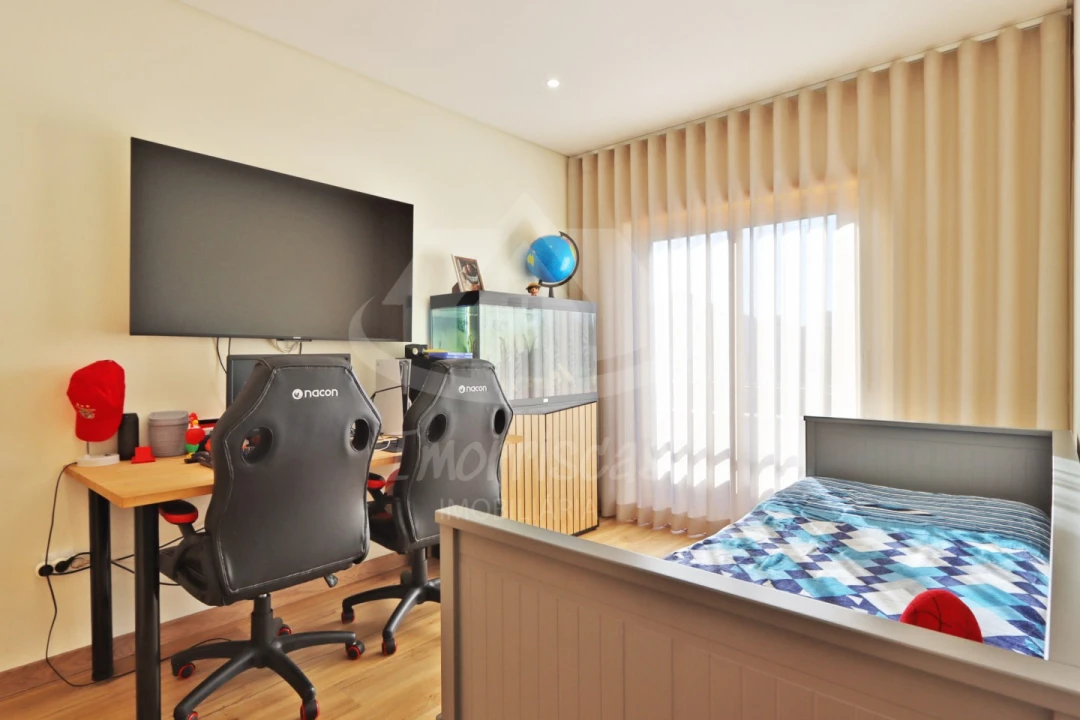 Apartamento T4 para Venda em Camarate, Unhos e Apelação Foto 19