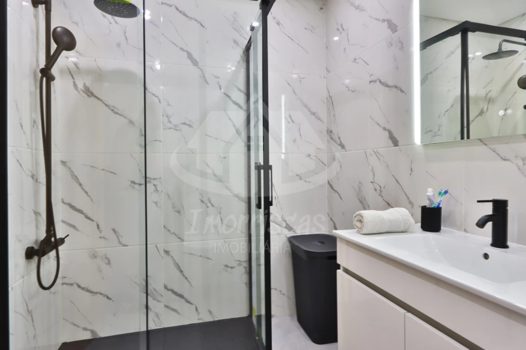 Apartamento T4 para Venda em Camarate, Unhos e Apelação Foto 22