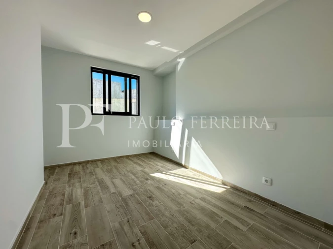 Moradia T2 para Arrendamento em Ribeirão Foto 3