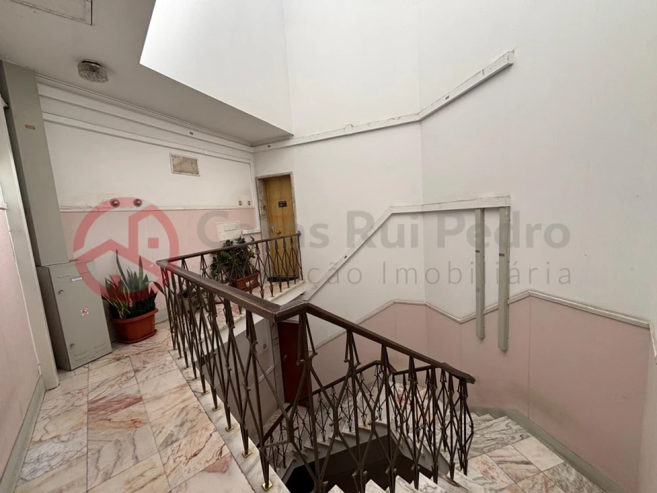 Apartamento T3 para Venda em Laranjeiro e Feijó Foto 19