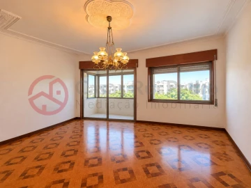 Apartamento T3 para Venda em Laranjeiro e Feijó