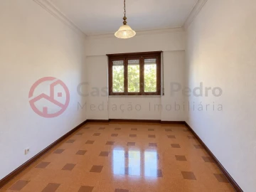 Apartamento T3 para Venda em Laranjeiro e Feijó
