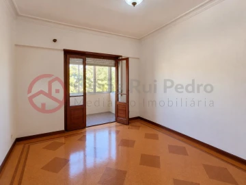 Apartamento T3 para Venda em Laranjeiro e Feijó