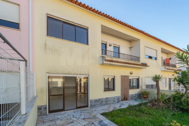 Moradia T4 para Venda em Samora Correia Foto 8