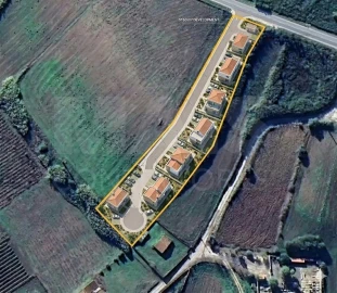 Terreno para Venda em Dois Portos e Runa