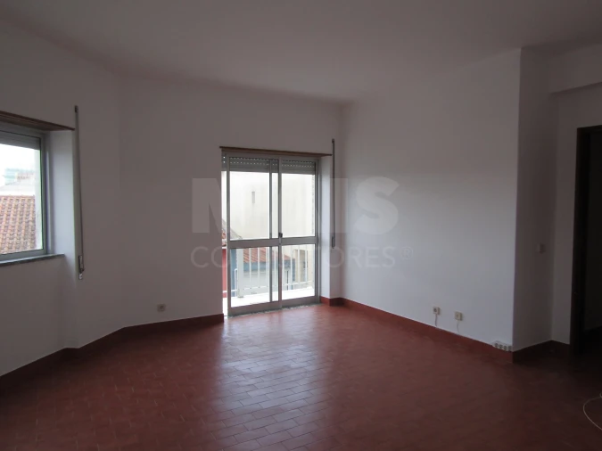 Apartamento T2 para Arrendamento em Caldas da Rainha - Santo Onofre e Serra do Bouro Foto 9