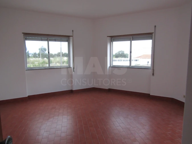 Apartamento T2 para Arrendamento em Caldas da Rainha - Santo Onofre e Serra do Bouro Foto 2