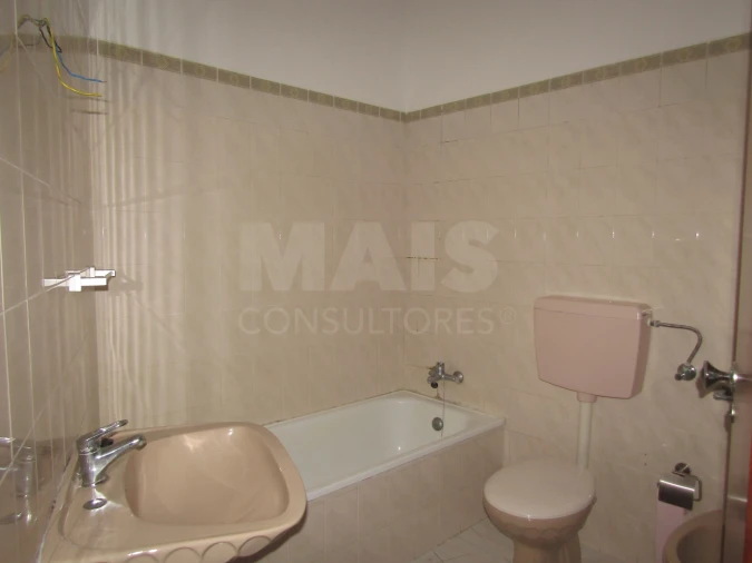 Apartamento T2 para Arrendamento em Caldas da Rainha - Santo Onofre e Serra do Bouro Foto 3