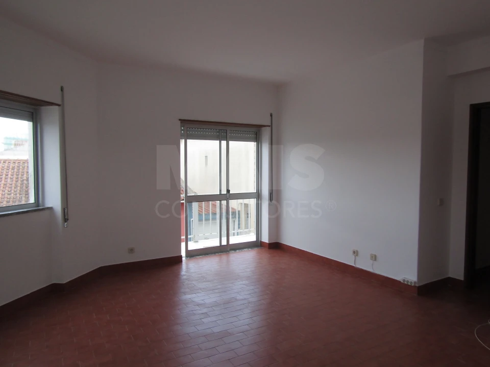 Apartamento T2 para Arrendamento em Caldas da Rainha - Santo Onofre e Serra do Bouro Foto 9