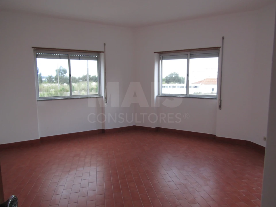 Apartamento T2 para Arrendamento em Caldas da Rainha - Santo Onofre e Serra do Bouro Foto 2