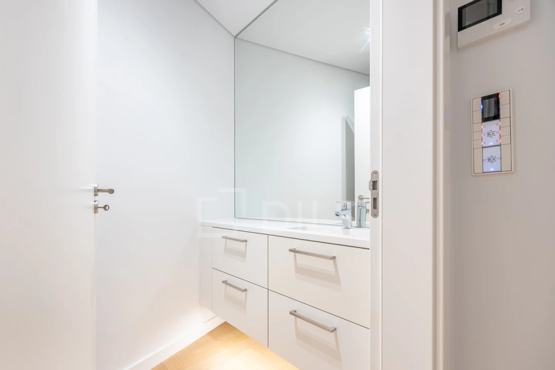 Apartamento T1 para Venda em Santa Maria Maior Foto 24