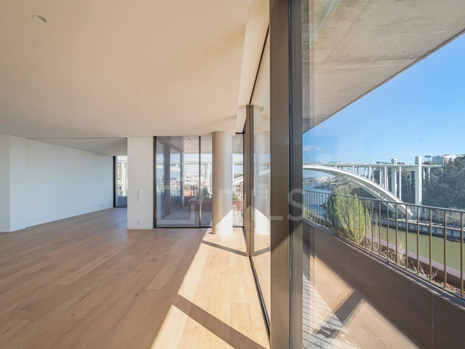 Apartamento T3 para Venda em Lordelo do Ouro e Massarelos Foto 35