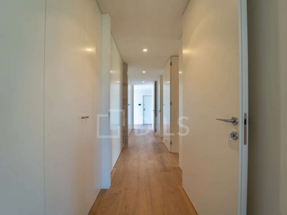 Apartamento T3 para Venda em Lordelo do Ouro e Massarelos Foto 37