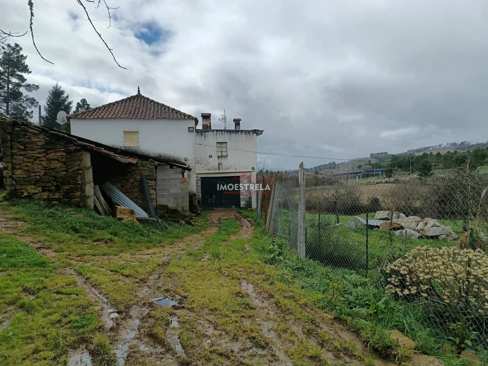 Moradia T5 para Venda em Freches e Torres Foto 1