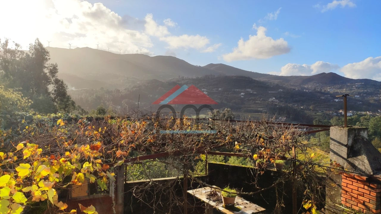 Moradia T5 para Venda em Podame Foto 3