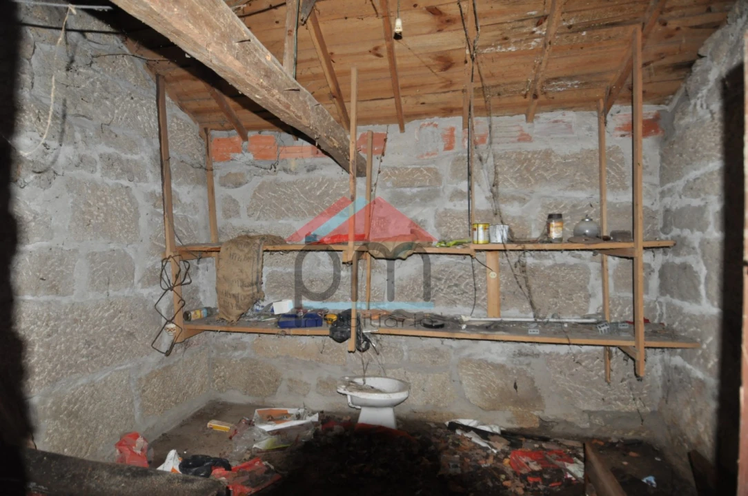 Moradia T5 para Venda em Podame Foto 26