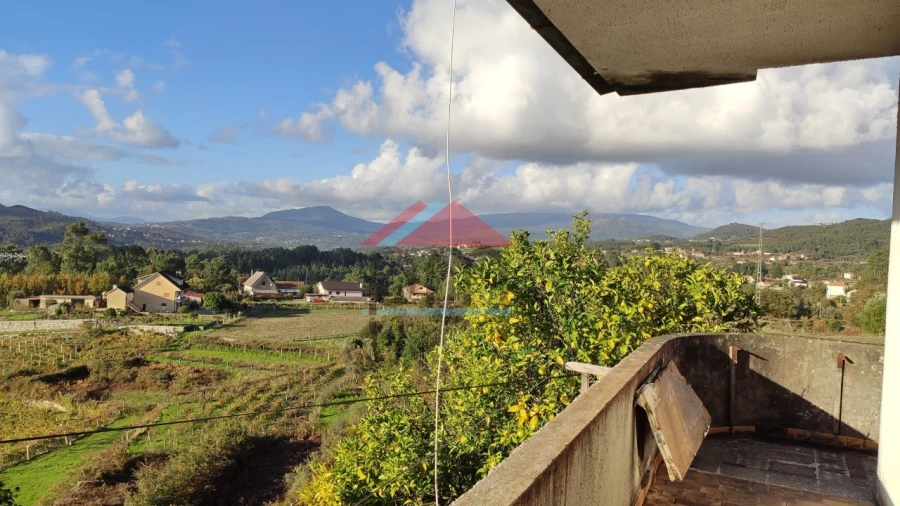 Moradia T5 para Venda em Podame Foto 5