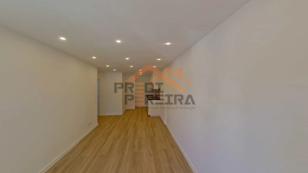 Apartamento T2 para Venda em Odivelas Foto 8