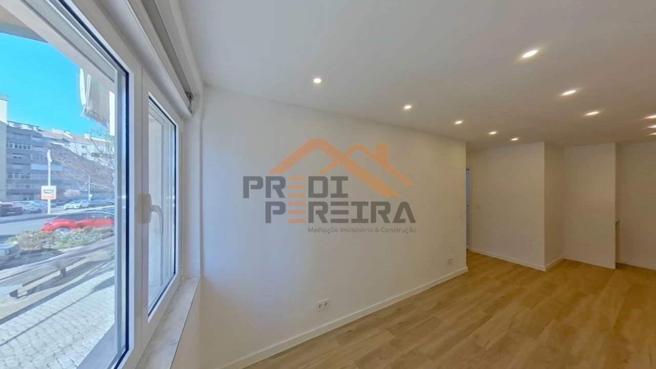 Apartamento T2 para Venda em Odivelas Foto 13