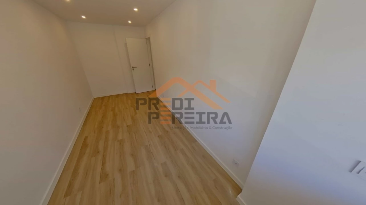 Apartamento T2 para Venda em Odivelas Foto 15