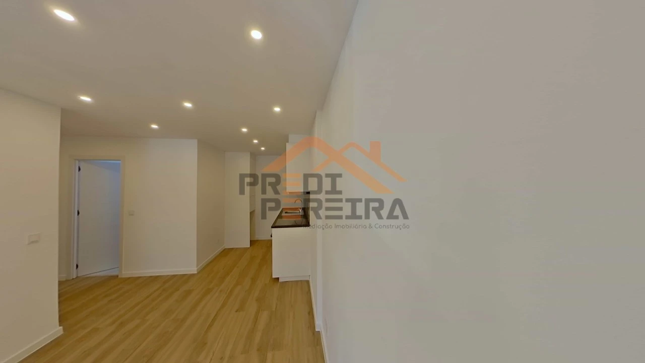 Apartamento T2 para Venda em Odivelas Foto 5