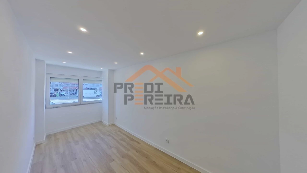 Apartamento T2 para Venda em Odivelas Foto 6