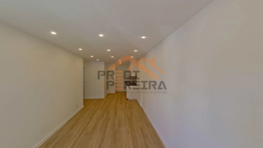 Apartamento T2 para Venda em Odivelas Foto 8