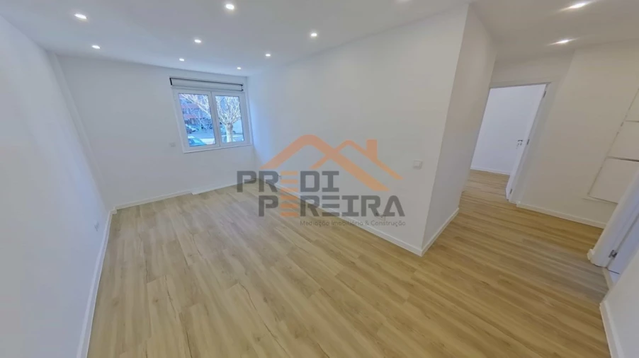 Apartamento T2 para Venda em Odivelas Foto 10