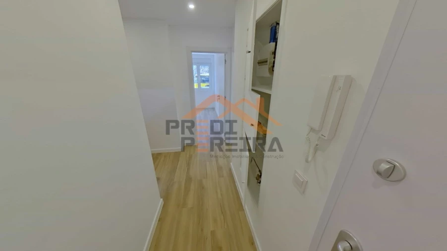 Apartamento T2 para Venda em Odivelas Foto 19