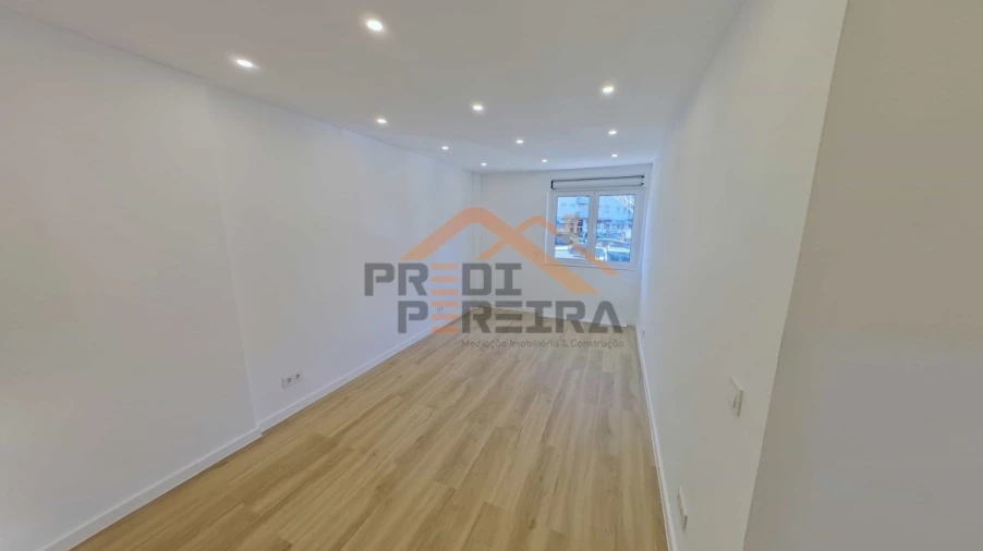 Apartamento T2 para Venda em Odivelas Foto 9