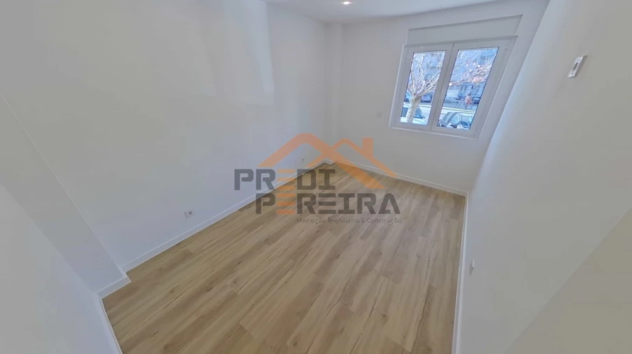 Apartamento T2 para Venda em Odivelas Foto 16