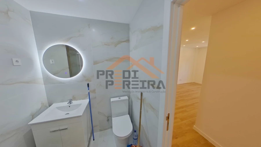 Apartamento T2 para Venda em Odivelas Foto 21