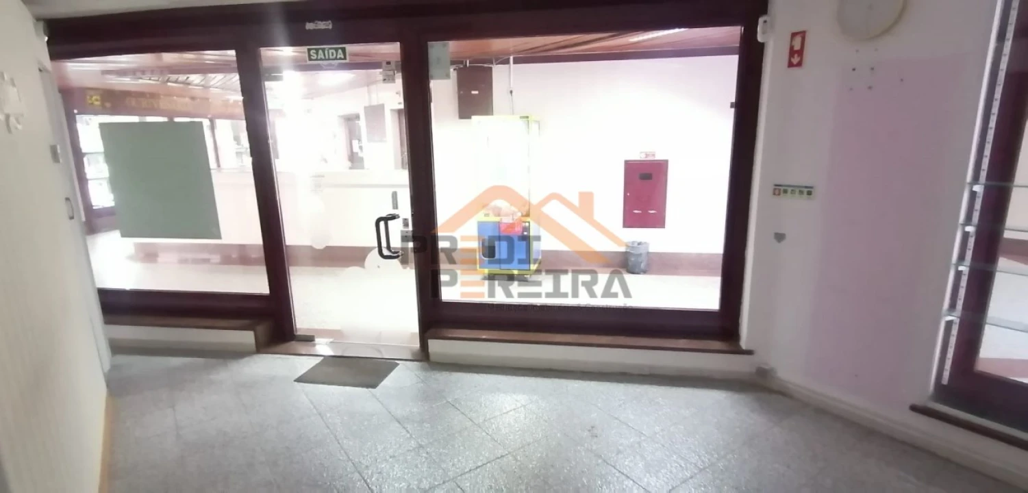 Loja para Arrendamento em Odivelas Foto 1