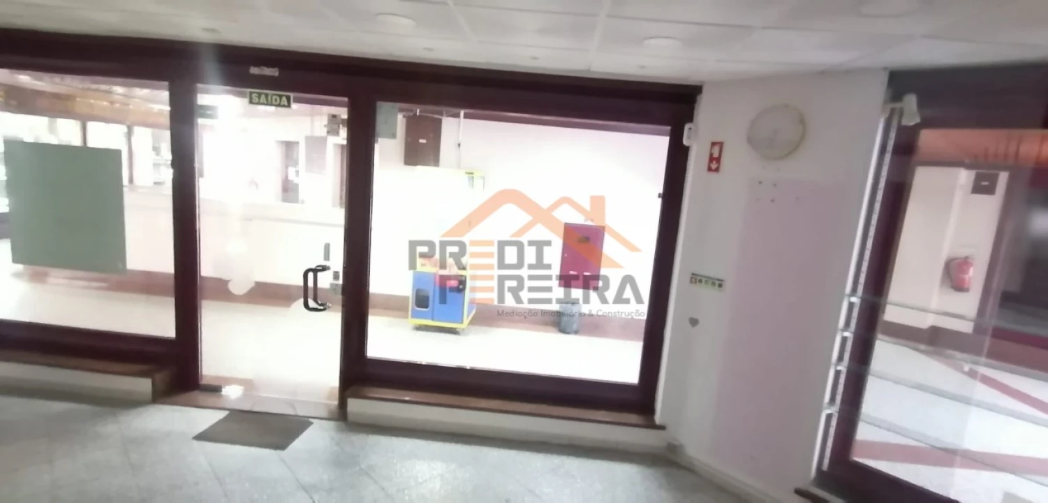 Loja para Arrendamento em Odivelas Foto 3