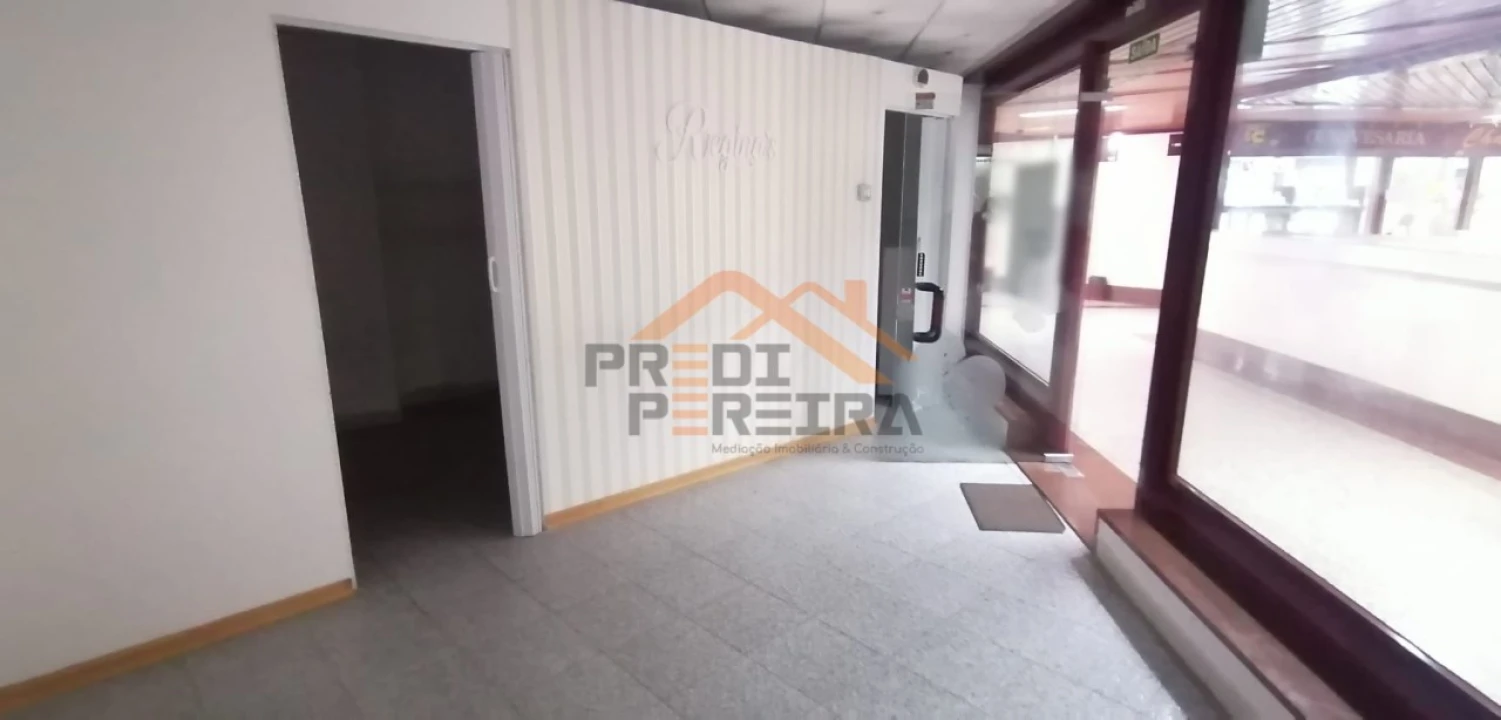 Loja para Arrendamento em Odivelas Foto 7