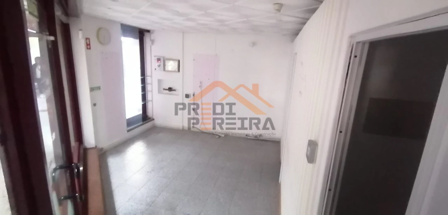 Loja para Arrendamento em Odivelas Foto 11