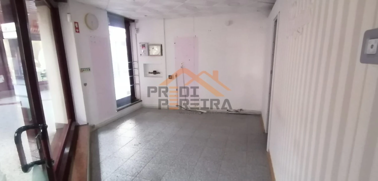 Loja para Arrendamento em Odivelas Foto 18