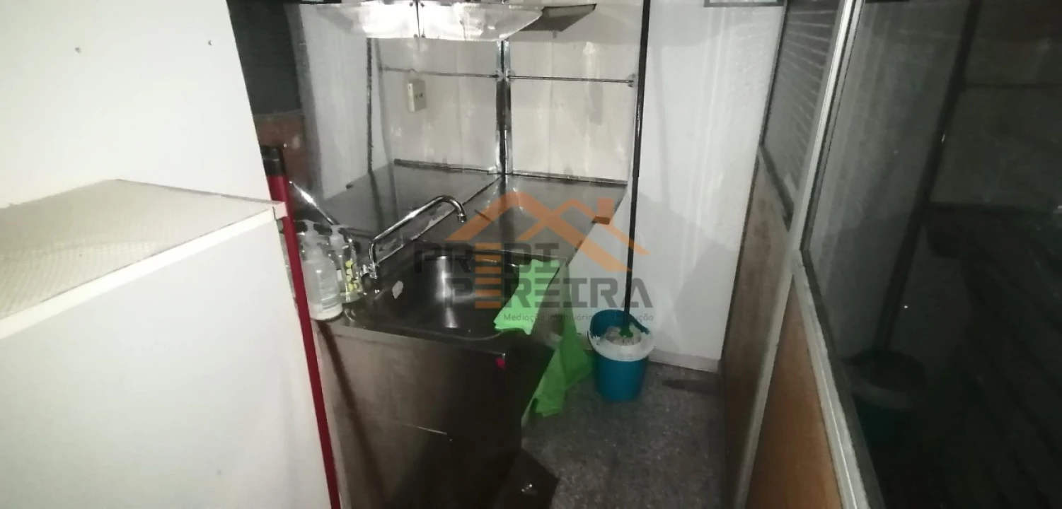 Loja para Arrendamento em Odivelas Foto 20