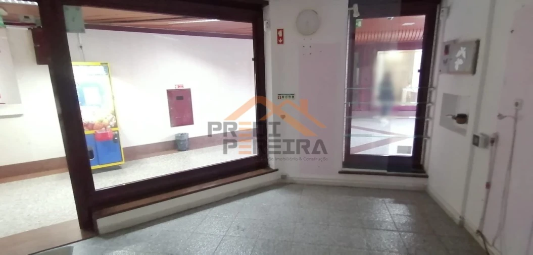 Loja para Arrendamento em Odivelas Foto 2